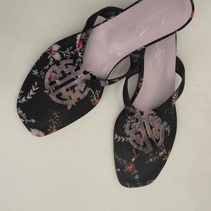 Ramon Tenza VINTAGE Chinese Motif Thong Sandals — Size 8